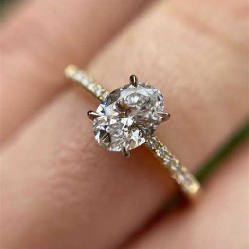 Yellow Gold Engagement Rings Oval