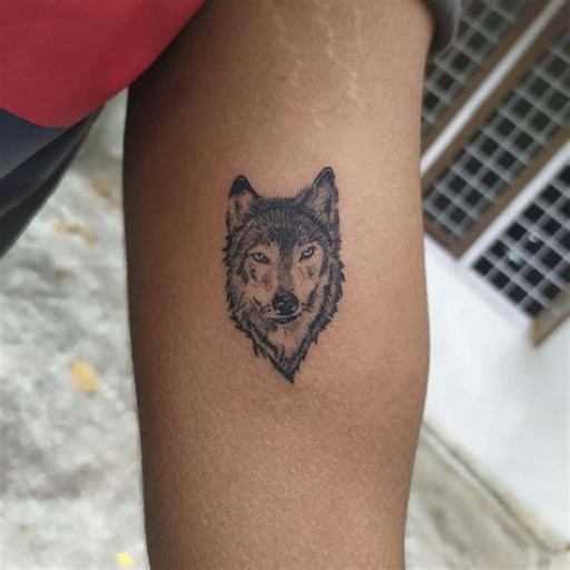 Small Wolf Tattoo Ideas for Men Small Wolf Tattoo Ideas for Men