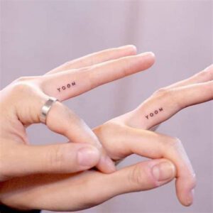Finger Tattoo Ideas for Best Friends Finger Tattoo Ideas for Best Friends